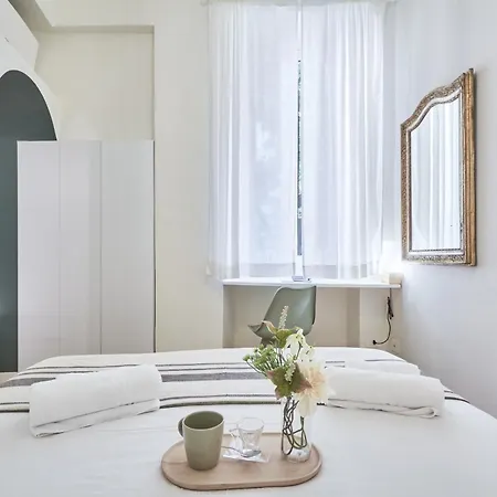 Easylife - Eleganza E Chic In Centro-duomo Apartment *