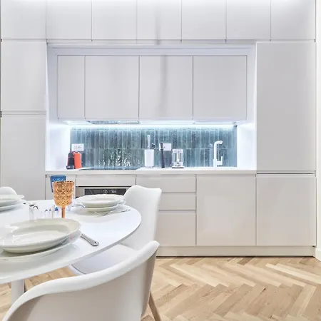 Easylife - Eleganza E Chic In Centro-duomo Apartment